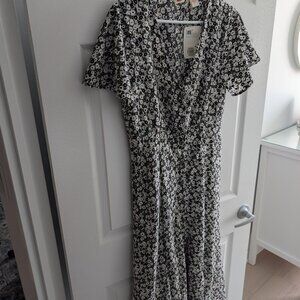Levi’s Black and White Flutter Sleeve Button-Down Floral Midi Dress - M